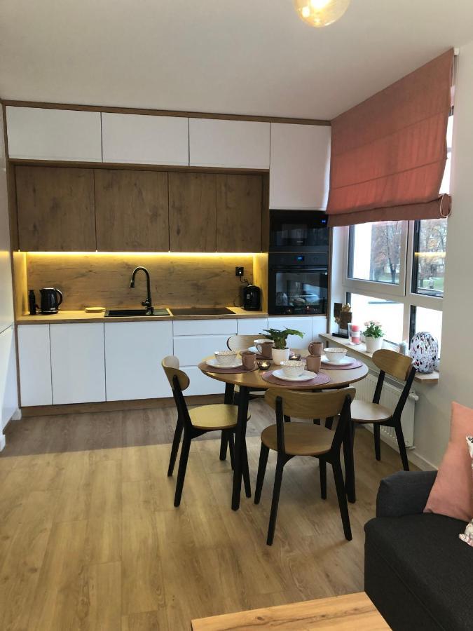 Apartament Pileckiego Nowy Dwor Mazowiecki Modlin Airport Buitenkant foto