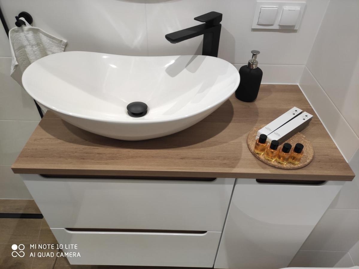 Apartament Pileckiego Nowy Dwor Mazowiecki Modlin Airport Buitenkant foto